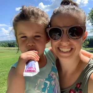 Meet your Posher, Cassandra